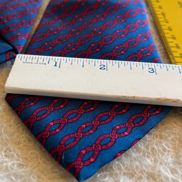 Hermès Vintage Silk Tie Blue Red Interlocking Belt Buckle Motif 100% Silk - Picture 16 of 17